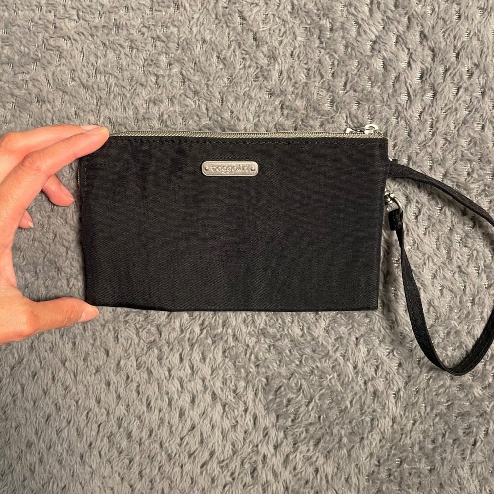 Baggallini Black Nylon RFID Blocking Wristlet Pouch Clutch Wallet Bag‎ Travel